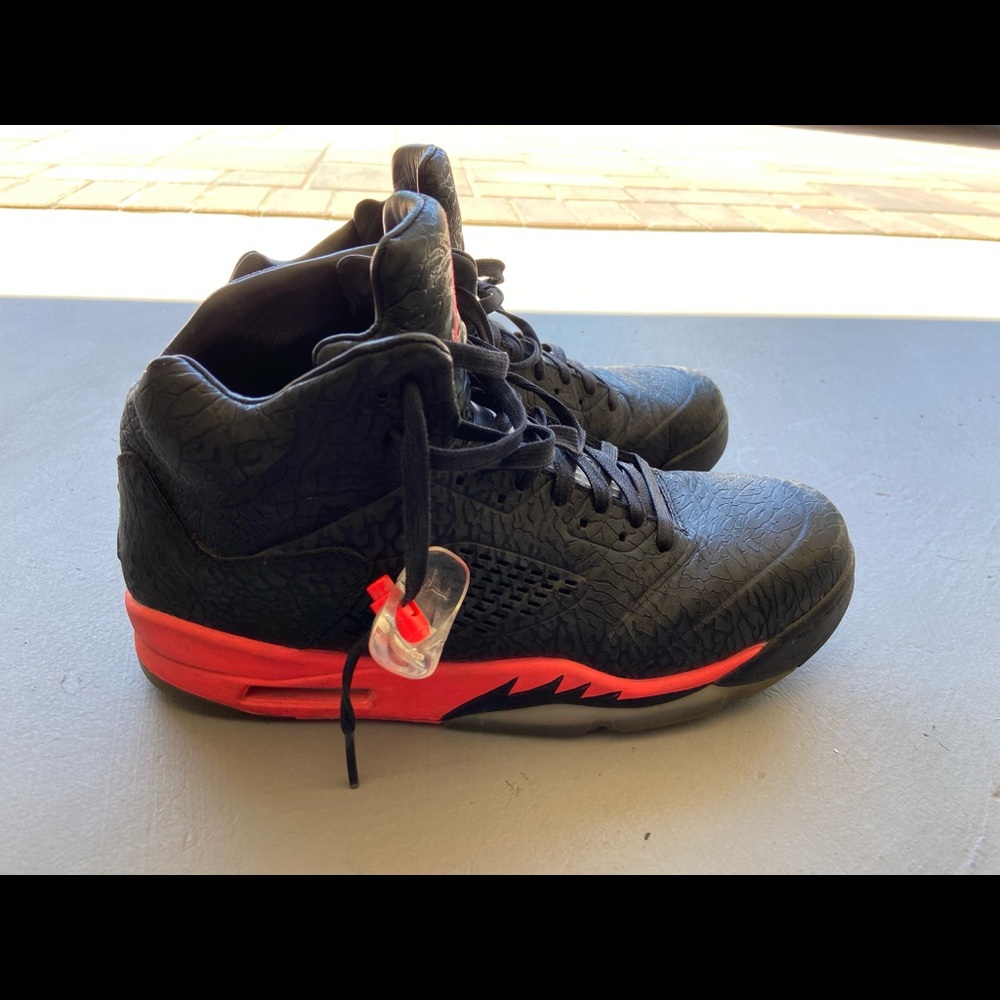 Size 10.5 Air Jordan 3 Lab 5 infrared.